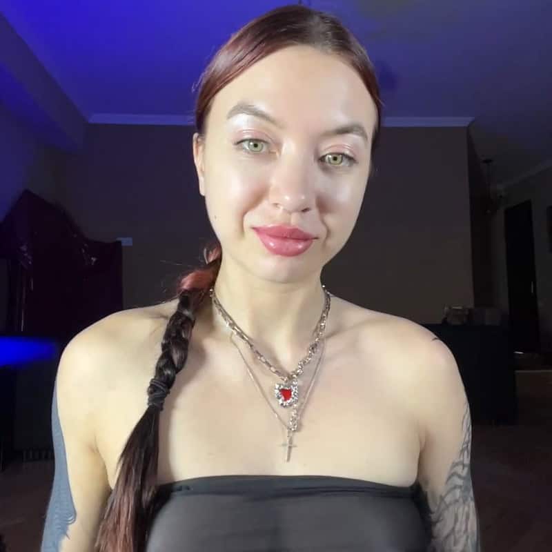 Со скольки лет можно работать в вебкаме